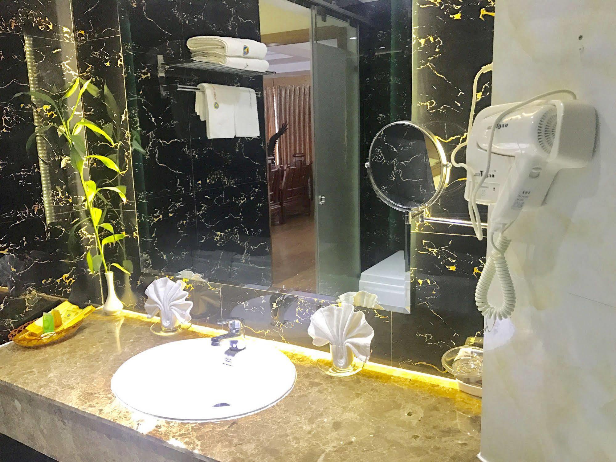 Hoang Yen Hotel Quy Nhon Exterior foto